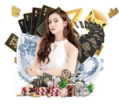 689sloat VIP Club တွင် Diamond အဆင့် ကစားသမားများ ဆုချီးမြှင့်မှုခံယူနေသောမြင်ကွင်း